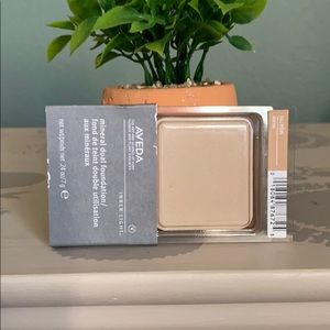Aveda mineral dual foundation 06/elm